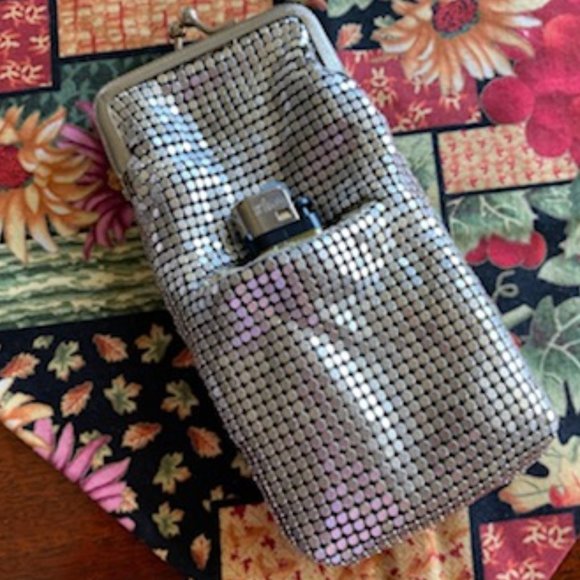 COPY - Vintage * Rare WHITING & DAVIS Gold Mesh LONG CIGARETTE CASE w/ LIGHTER … - Picture 1 of 8
